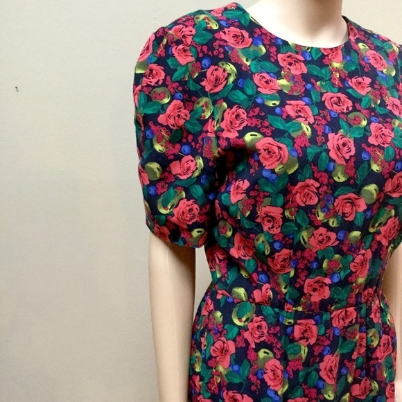 Vintage Floral Dress - Picture 5 of 14